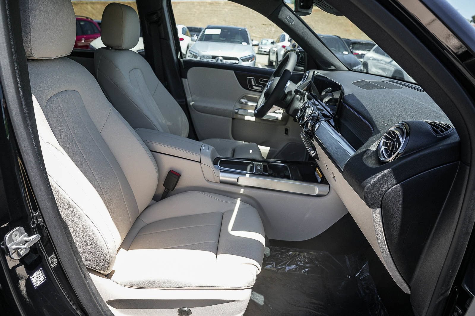 New 2026 Mercedes-Benz GLB 250 4MATIC image 16