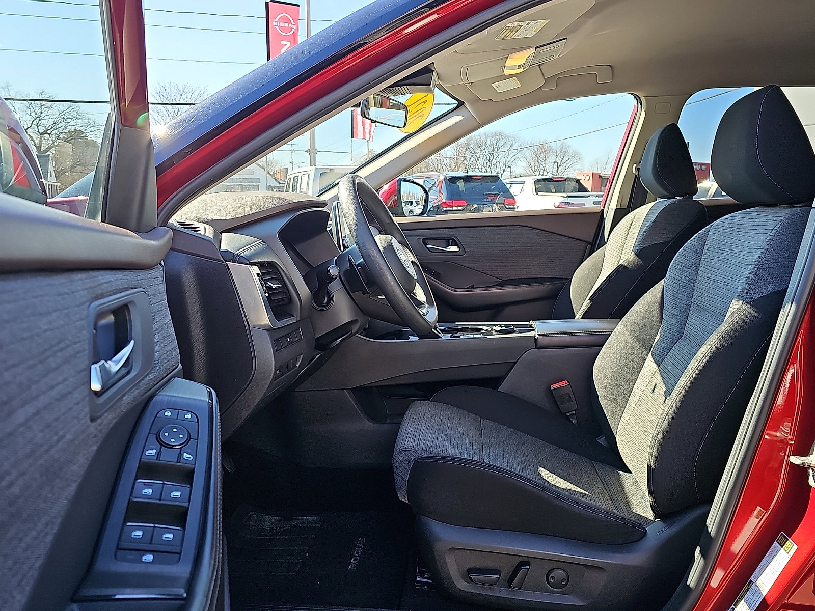Used 2021 Nissan Rogue SV image 14