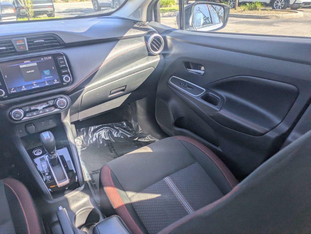 Used 2025 Nissan Versa SR FWD image 17