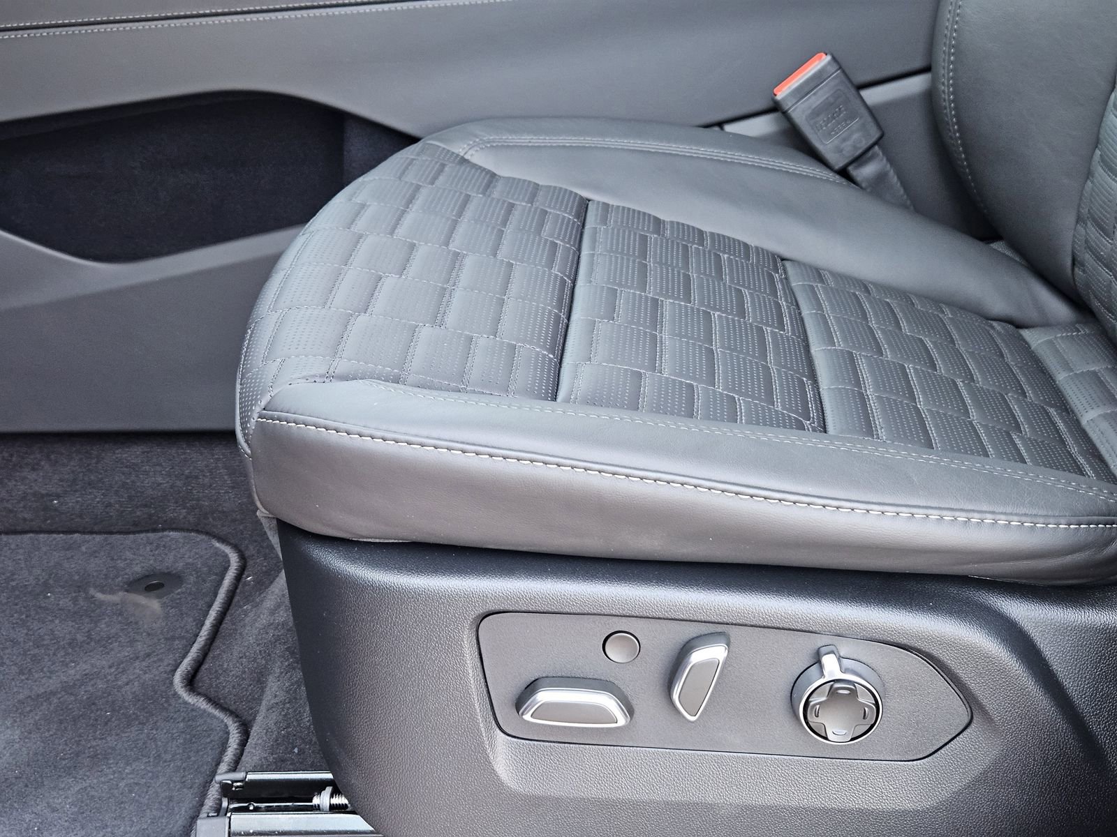 New 2026 Cadillac Escalade Platinum Sport image 23