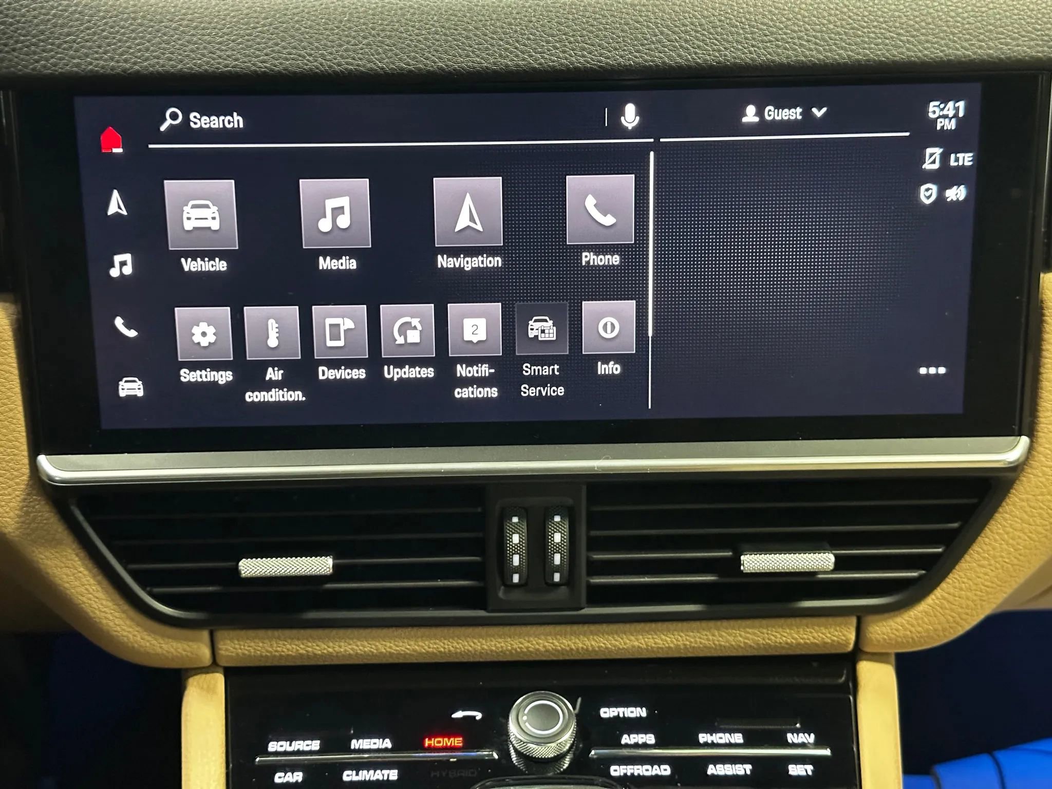 Used 2022 Porsche Cayenne Sport Utility 4D image 39