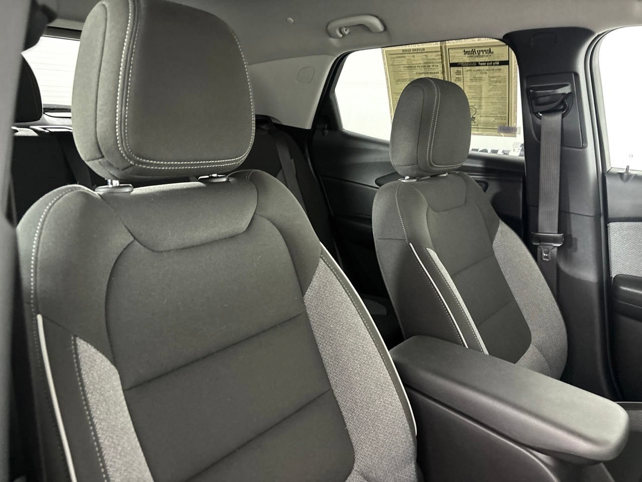 Used 2025 Chevrolet TrailBlazer LT AWD/4WD image 24