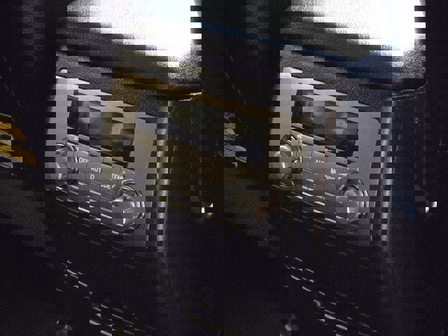 Used 2010 Toyota Highlander SE image 9