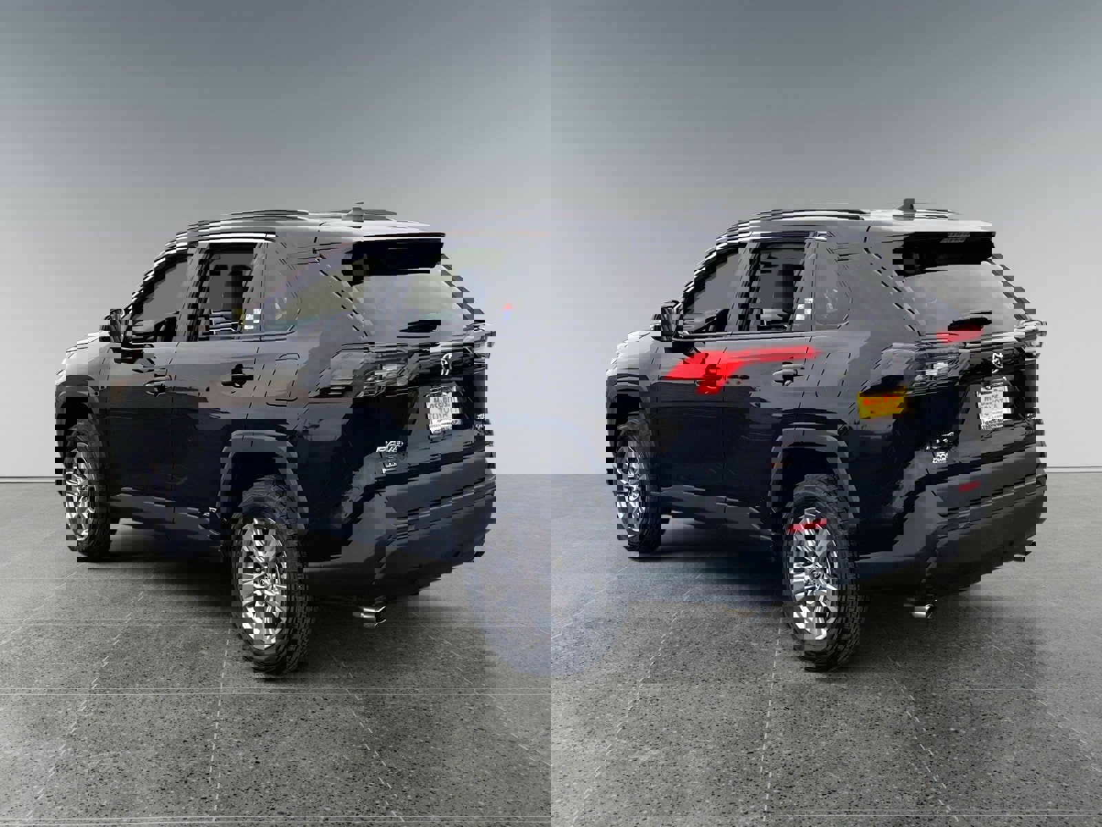 Used 2025 Toyota RAV4 XLE image 3