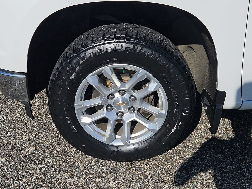 Used 2023 Chevrolet Silverado 1500 LT AWD/4WD image 7