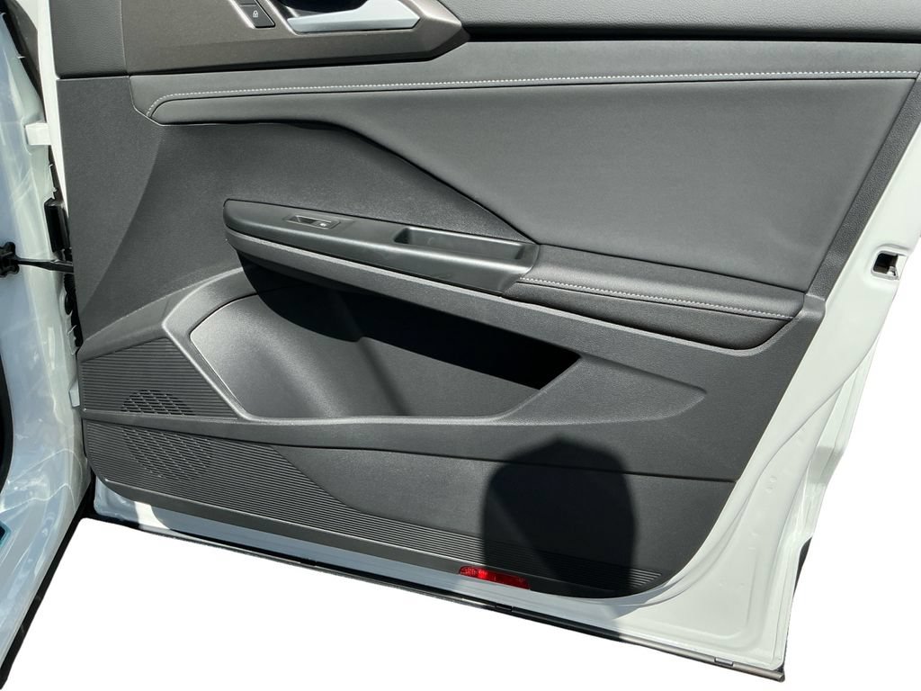 New 2026 Volkswagen Taos SE AWD/4WD image 17