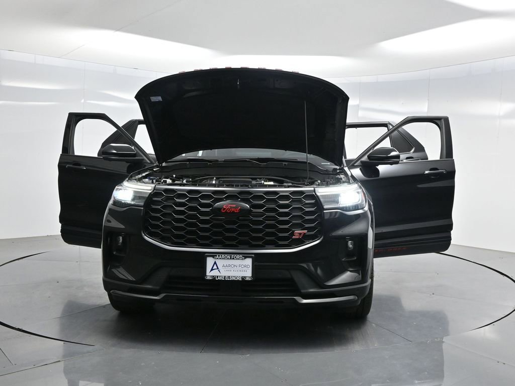 Used 2025 Ford Explorer ST image 36