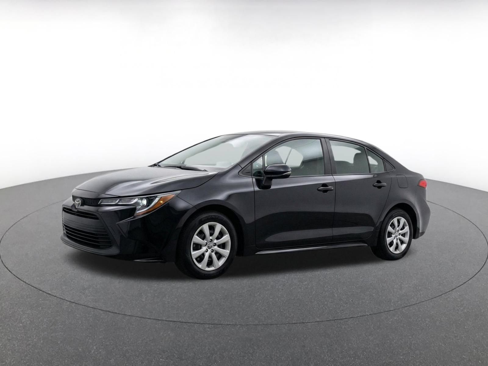 Used 2025 Toyota Corolla LE FWD image 3