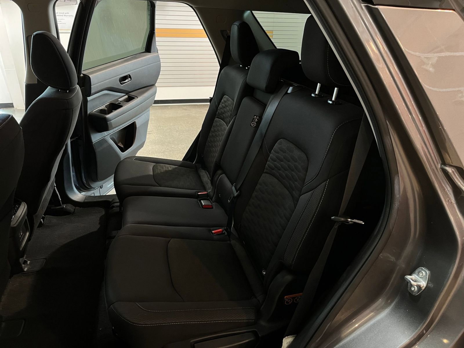 Used 2025 Nissan Pathfinder SV AWD/4WD image 41