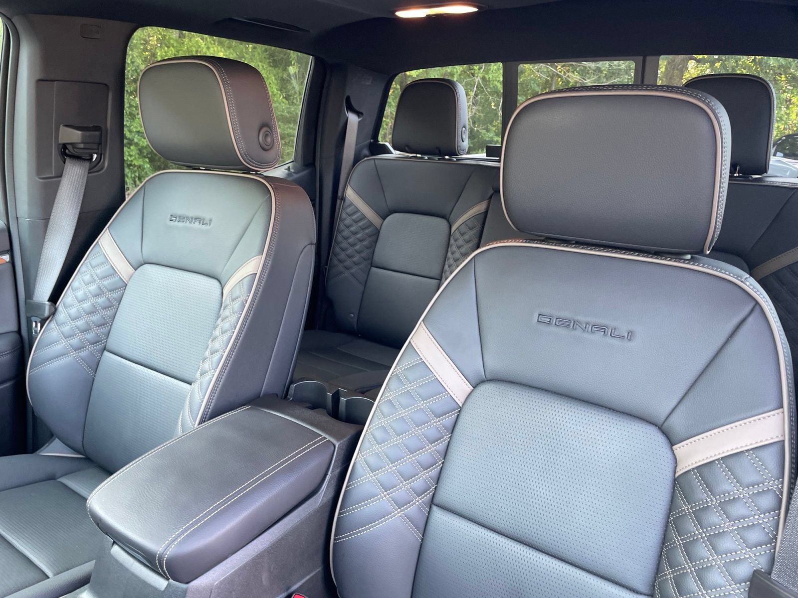 Used 2024 GMC Canyon Denali AWD/4WD image 31