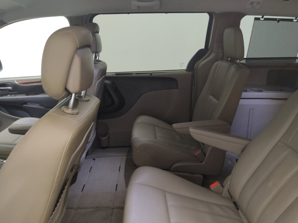 Used 2015 Chrysler Town & Country Touring w/ Driver Convenience Group FWD image 18