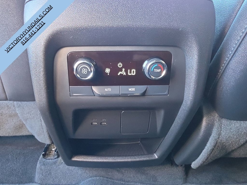 Used 2025 Chevrolet Traverse LT AWD/4WD image 34