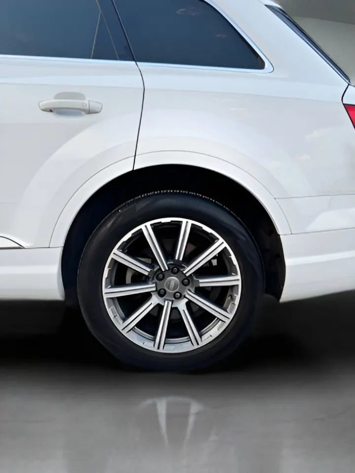 Used 2017 Audi Q7 3.0T Premium Plus w/ Premium Plus Package image 42