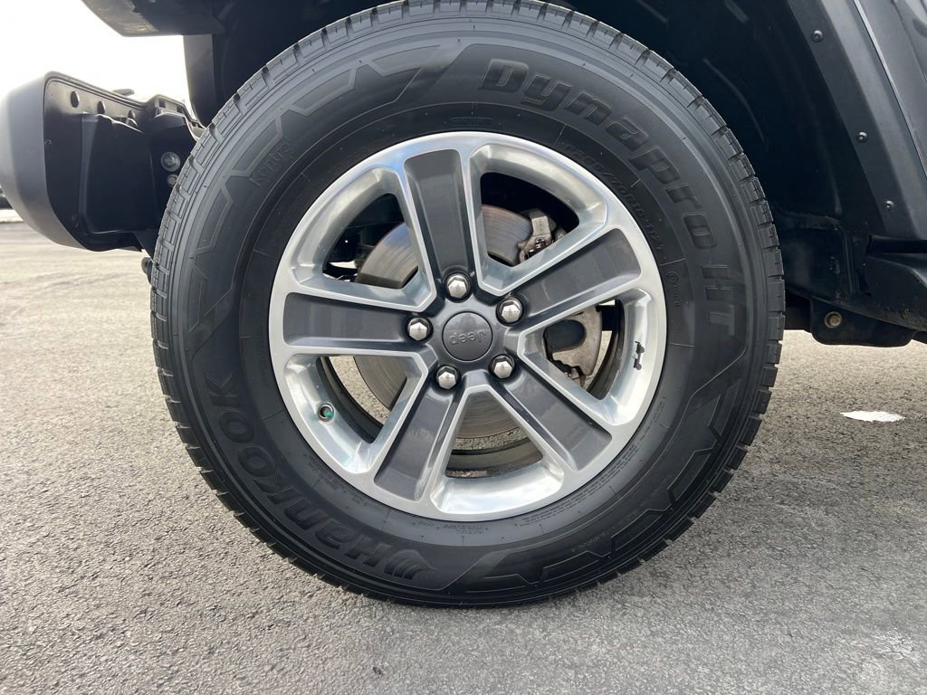 Used 2018 Jeep Wrangler Unlimited Sahara image 29