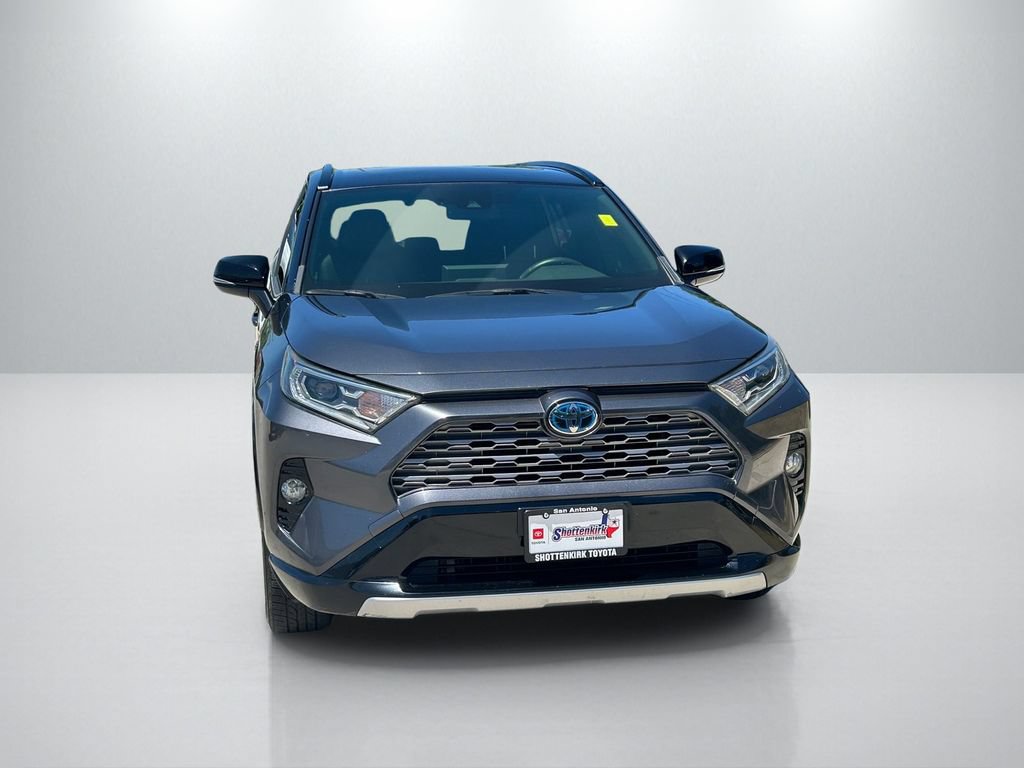 Used 2019 Toyota RAV4 XSE w/ XSE Weather Package AWD/4WD image 2