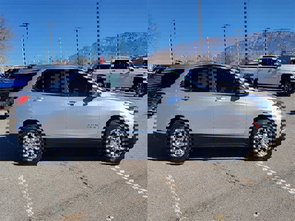 Certified 2022 Chevrolet Equinox LS image 2