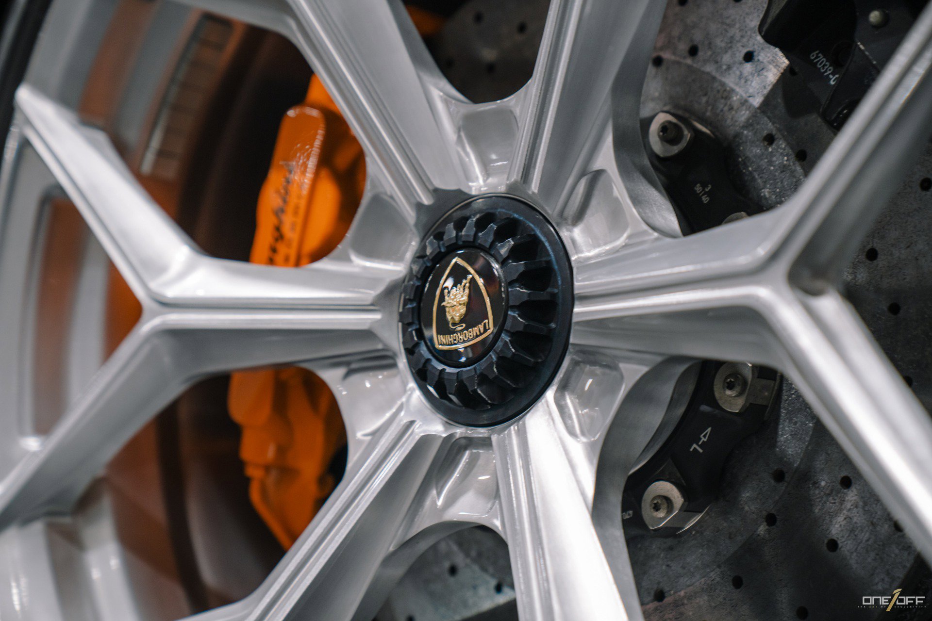 Used 2021 Lamborghini Aventador SVJ image 32