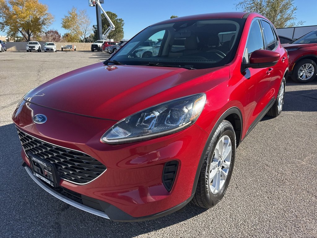 Used 2020 Ford Escape SE image 3
