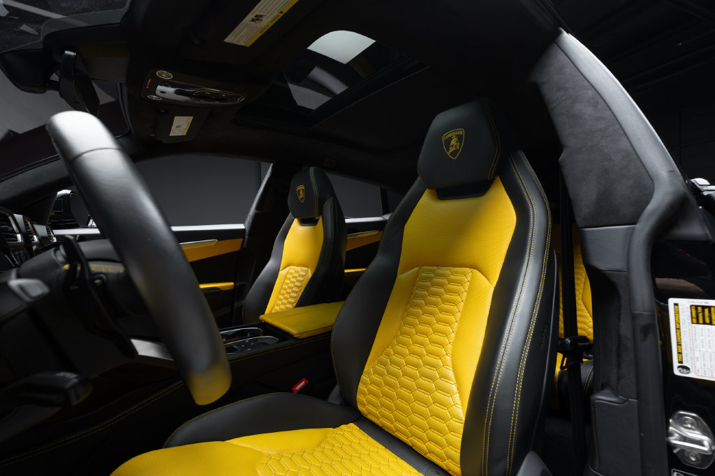 Used 2020 Lamborghini Urus AWD/4WD image 25