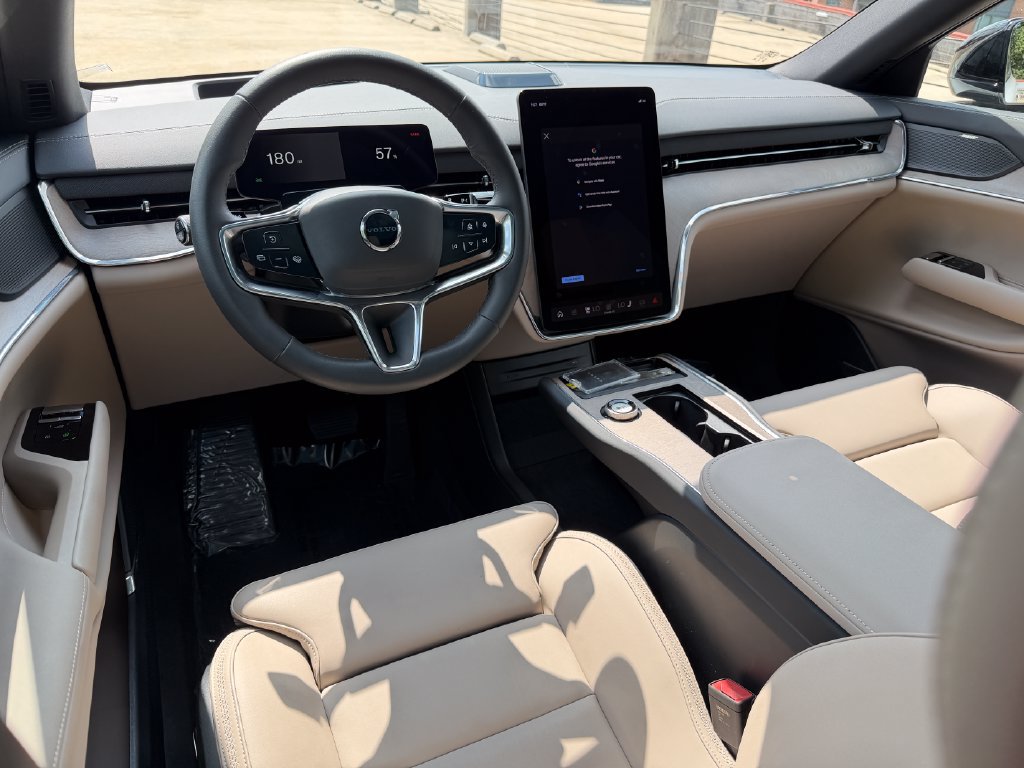 Certified 2025 Volvo EX90 Plus AWD/4WD image 14