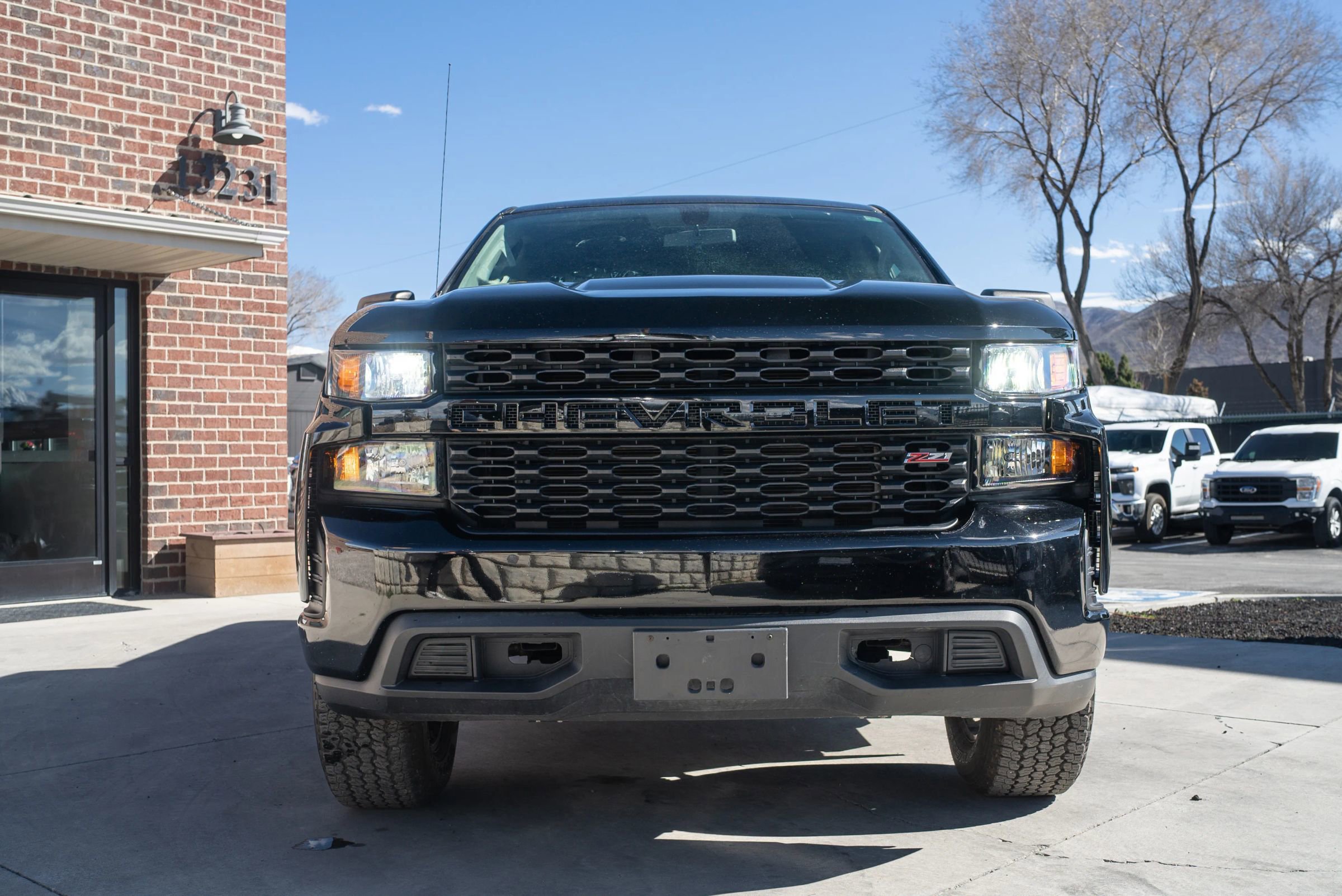 Used 2019 Chevrolet Silverado 1500 Custom Trail Boss image 2