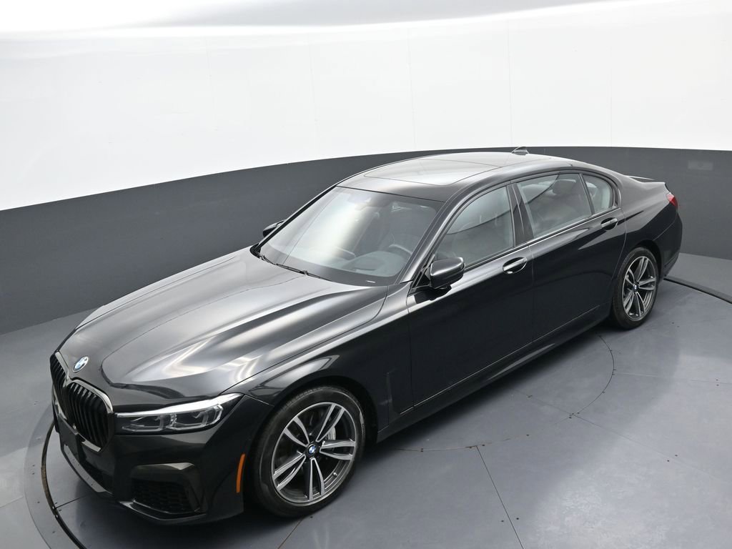 Used 2022 BMW 740i xDrive w/ M Sport Package image 33