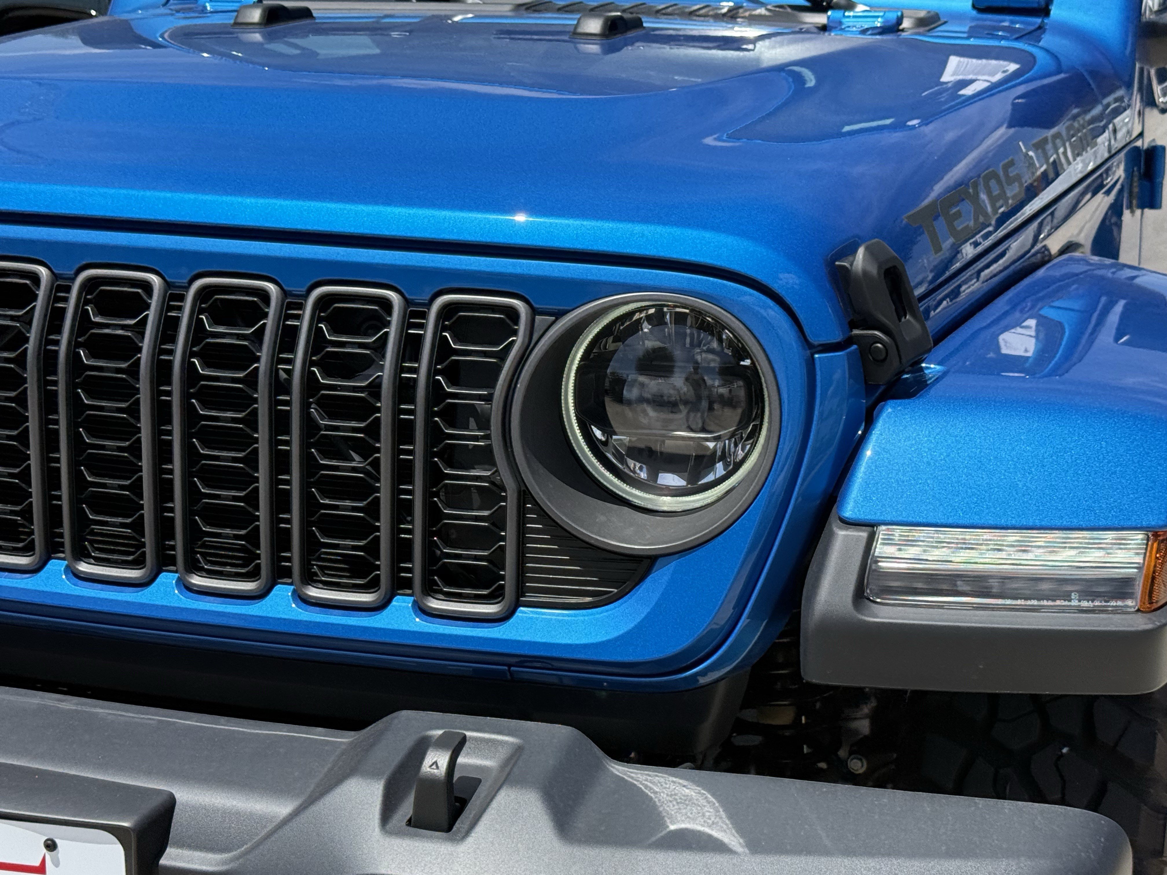 New 2026 Jeep Gladiator Sport AWD/4WD image 8