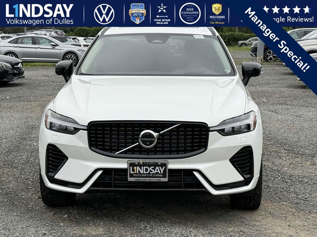 Used 2023 Volvo XC60 T8 Ultimate image 2
