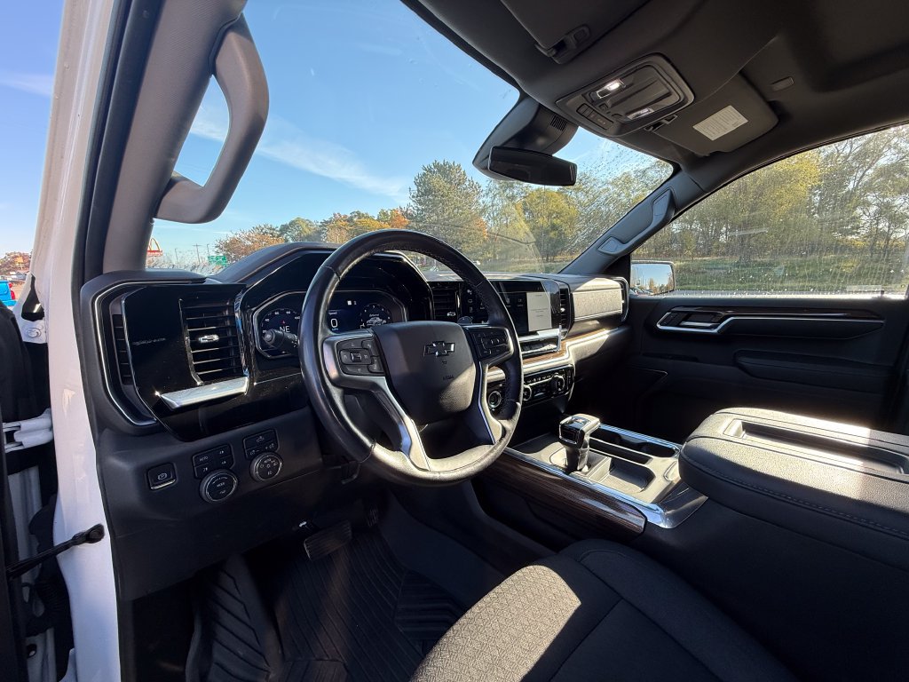 Certified 2022 Chevrolet Silverado 1500 RST w/ Z71 Off-Road Package AWD/4WD image 17