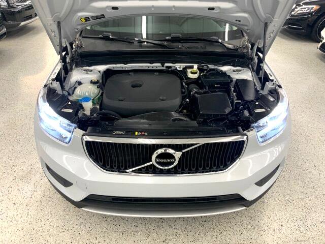 Used 2022 Volvo XC40 T4 Momentum image 34