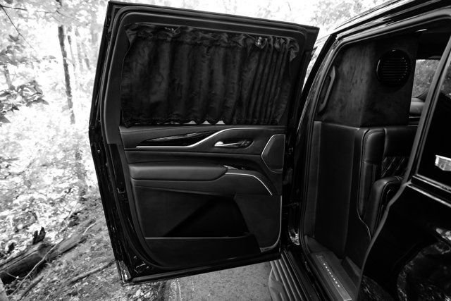 Used 2021 Cadillac Escalade ESV Sport w/ Driver Assist Tech Package RWD image 23