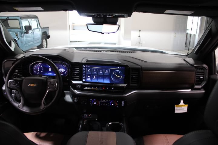 New 2026 Chevrolet Silverado 1500 High Country AWD/4WD image 3