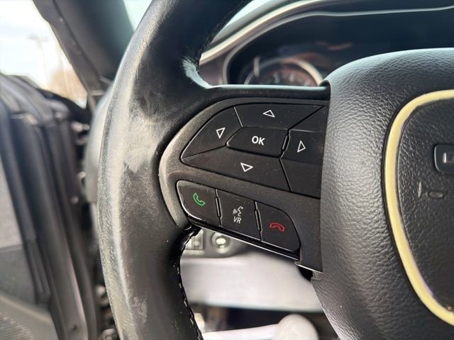 Used 2017 Dodge Challenger SXT image 32