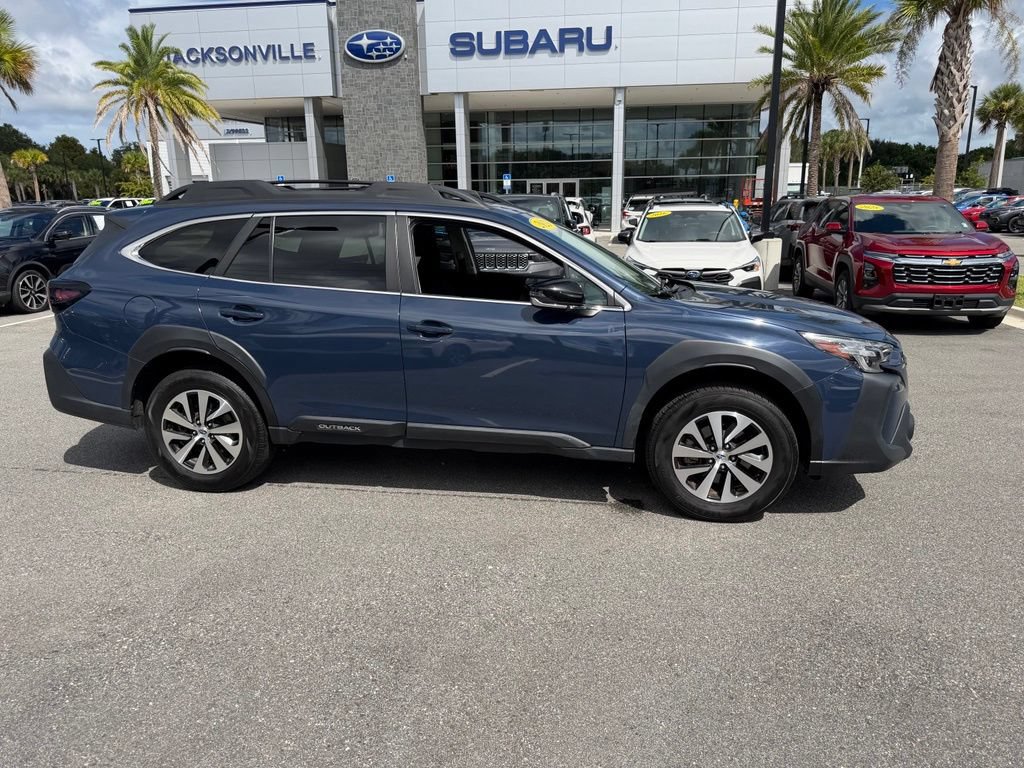 Used 2023 Subaru Outback Premium AWD/4WD image 2