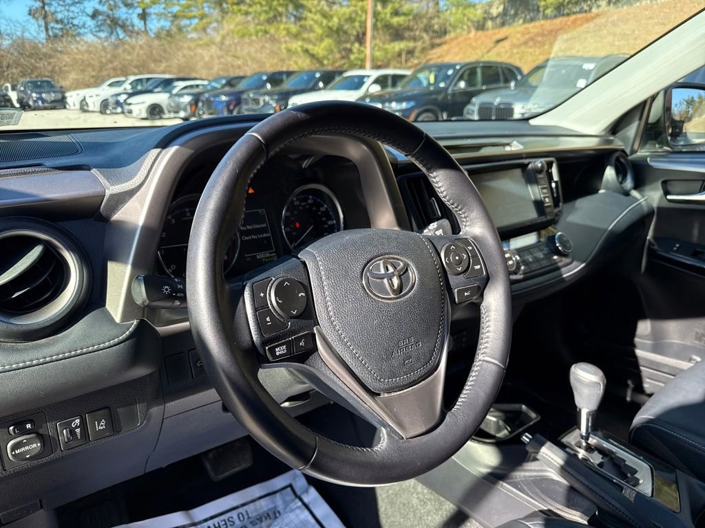 Used 2016 Toyota RAV4 Limited image 13