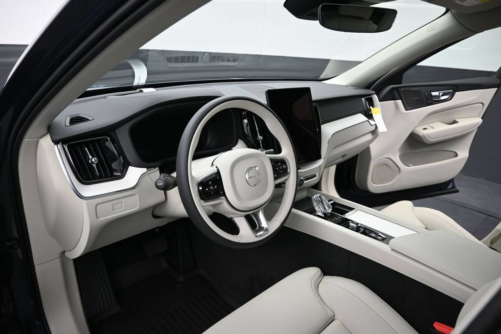 New 2026 Volvo XC60 B5 Ultra w/ Climate Package AWD/4WD image 11