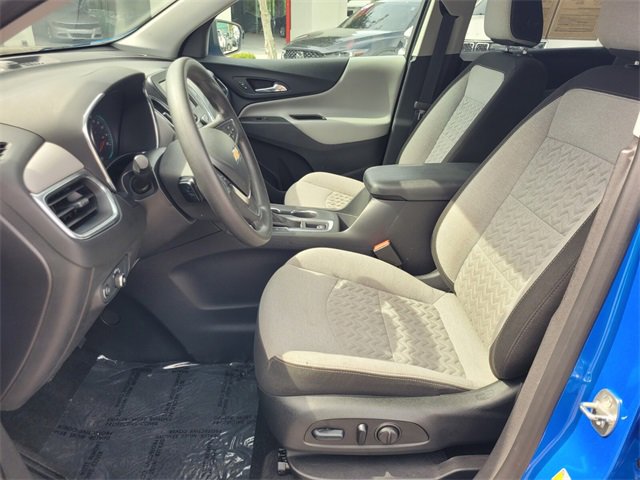 Used 2024 Chevrolet Equinox LS w/ LS Convenience Package image 4