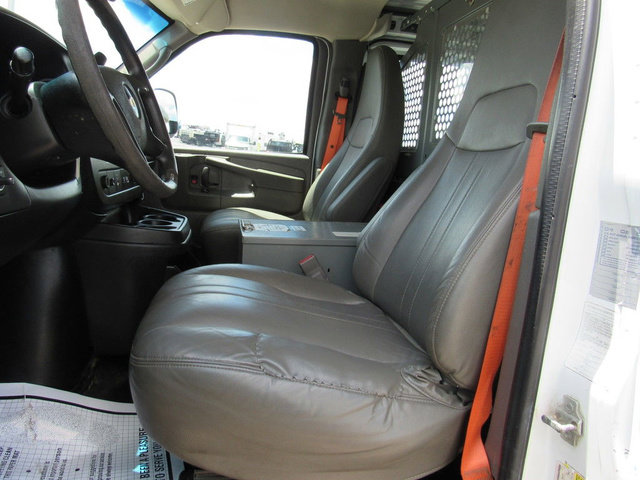 Used 2015 Chevrolet Express 2500 RWD image 29