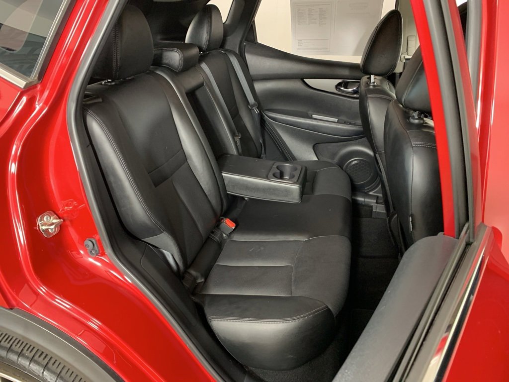 Used 2018 Nissan Rogue Sport SL image 24