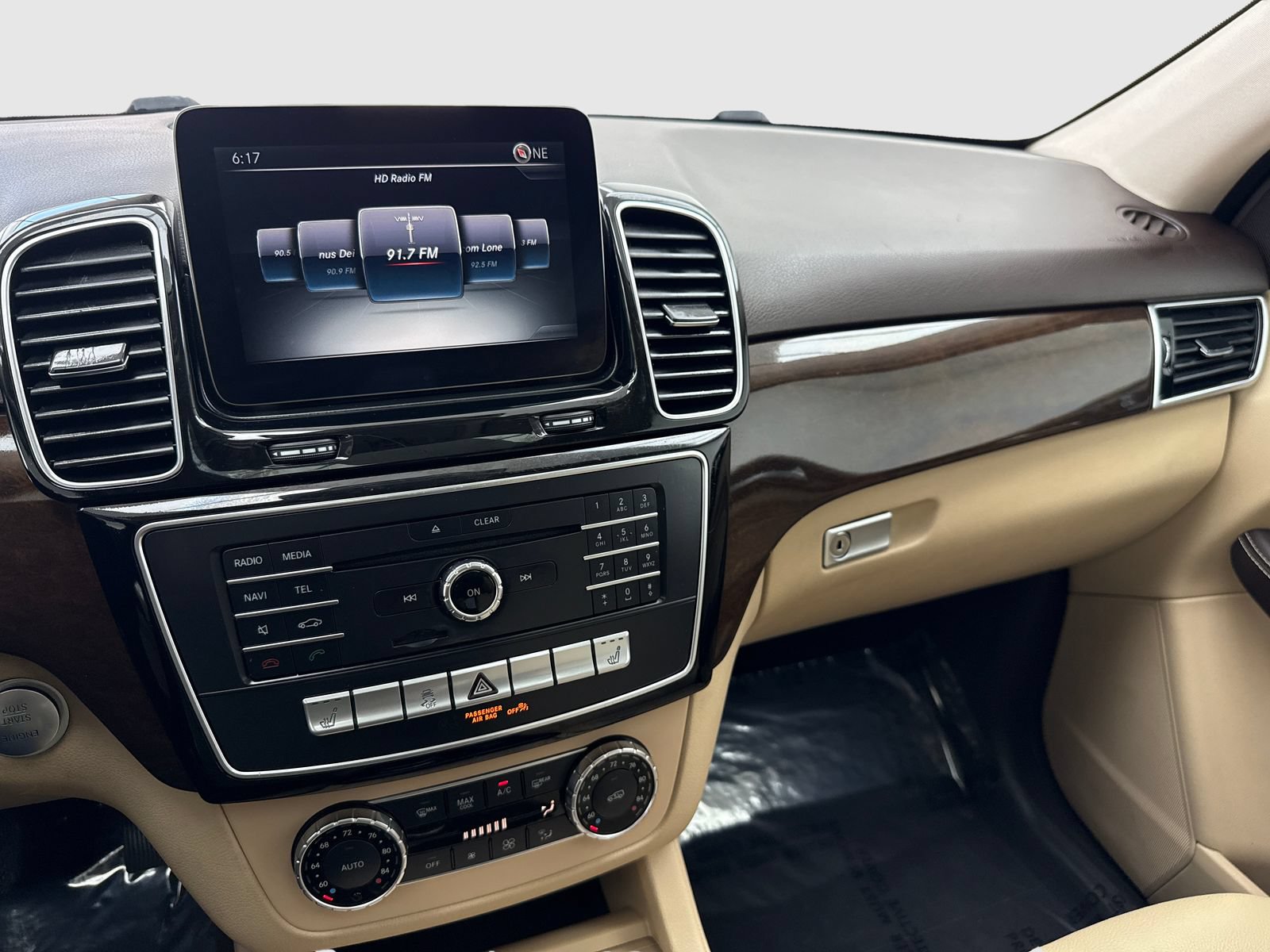 Used 2016 Mercedes-Benz GLE 350 4MATIC w/ Premium Package image 24