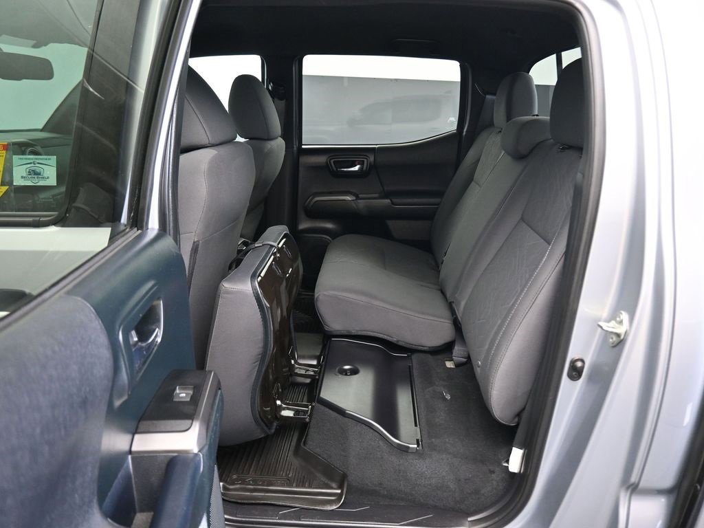 Used 2017 Toyota Tacoma TRD Sport image 30