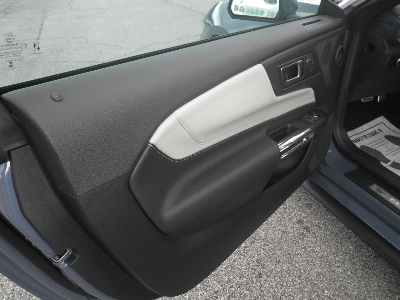 Used 2025 Ford Mustang Premium image 16