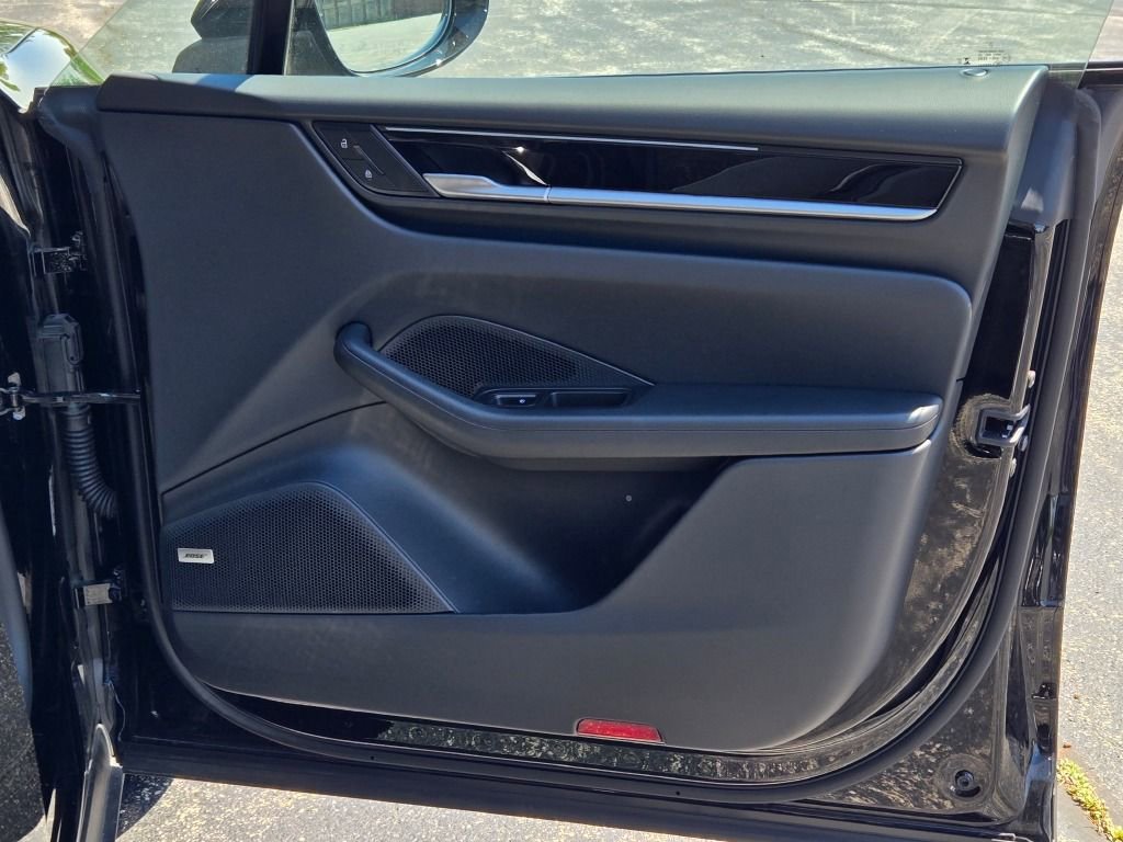 Certified 2024 Porsche Macan 4 Electric image 36