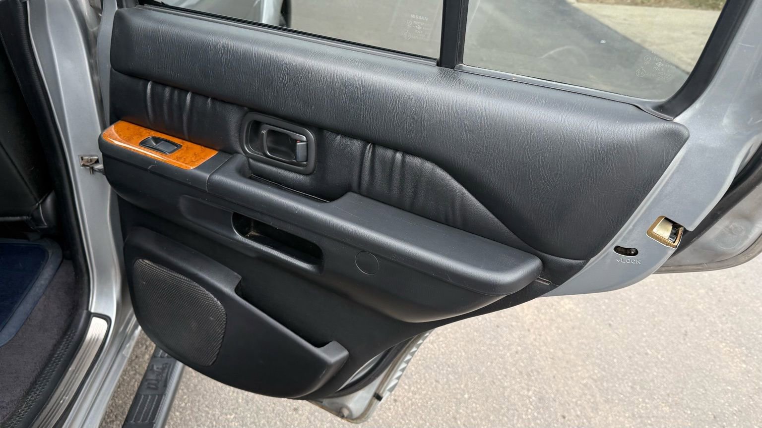 Used 2001 INFINITI QX4 4WD w/ (S02) Sport Pkg image 14