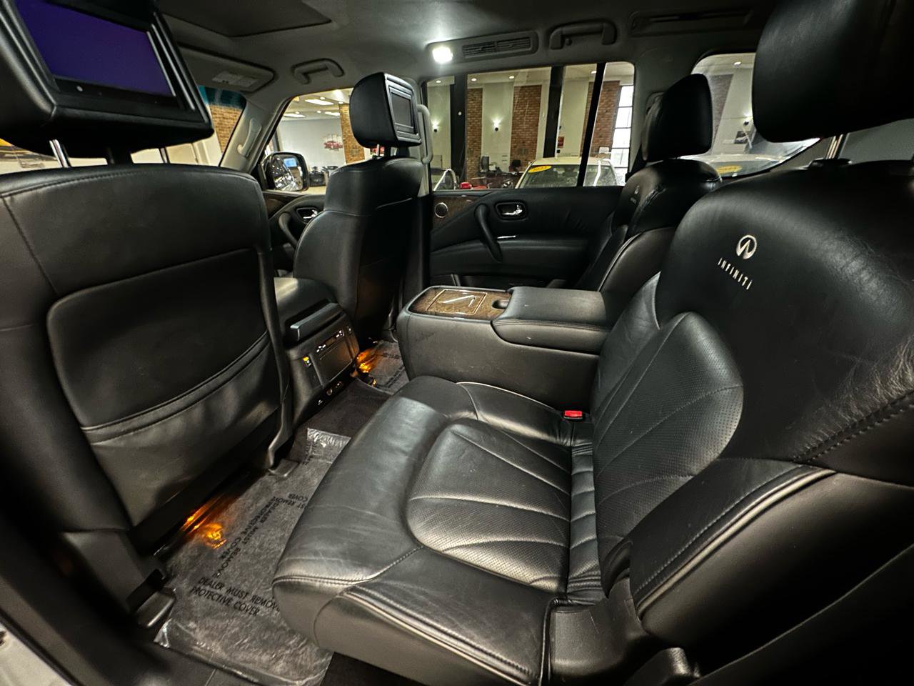 Used 2011 INFINITI QX56 4WD w/ Deluxe Touring Pkg image 12