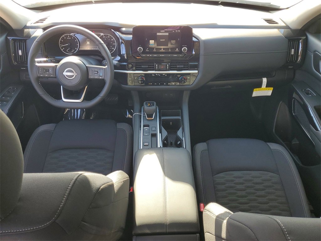 New 2025 Nissan Pathfinder SV image 7