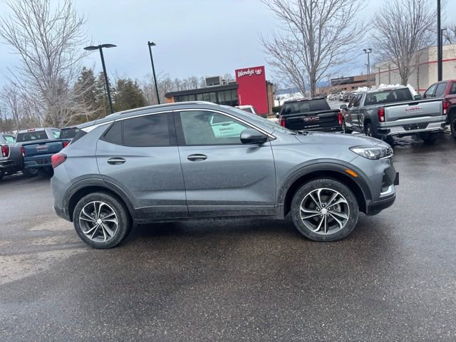 Used 2022 Buick Encore GX Essence image 5