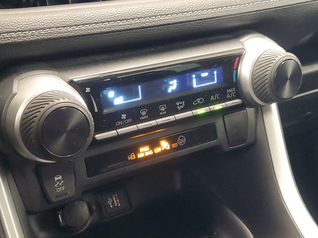 Used 2023 Toyota RAV4 LE image 27