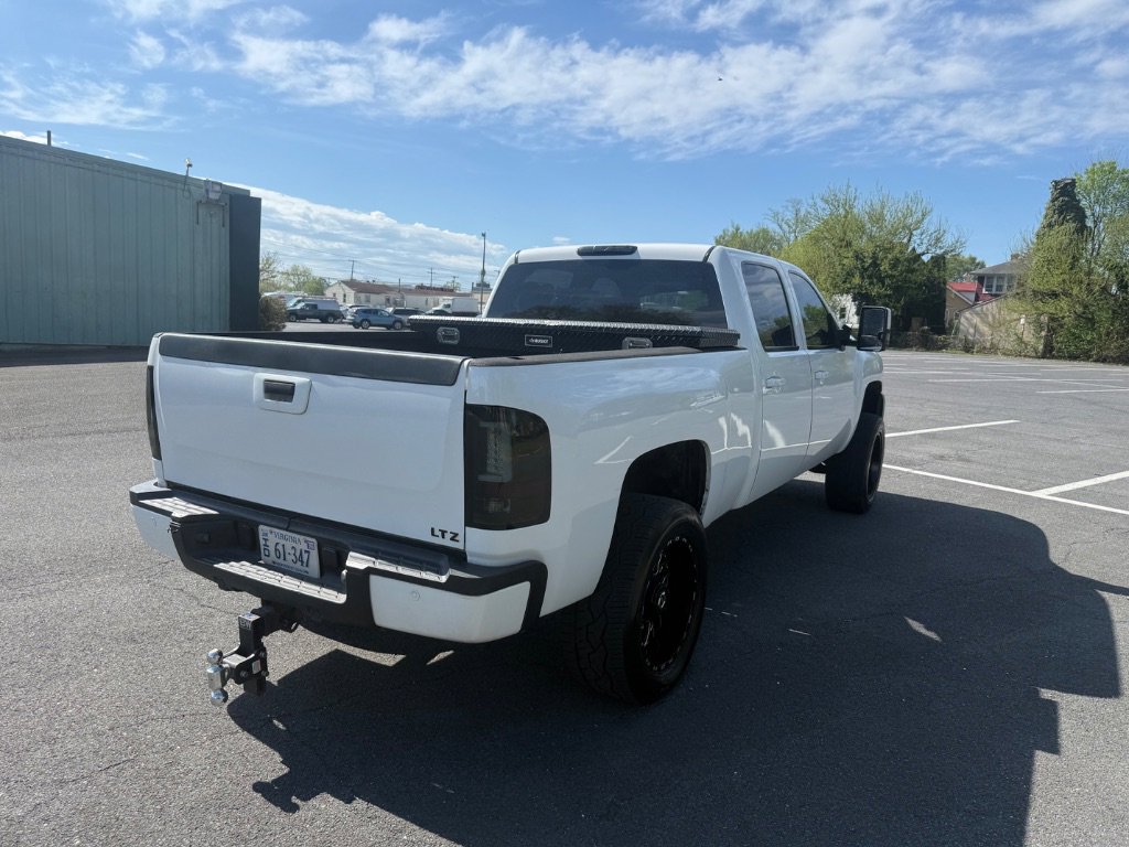 Used 2010 Chevrolet Silverado 2500 LTZ w/ Convenience Package AWD/4WD image 5