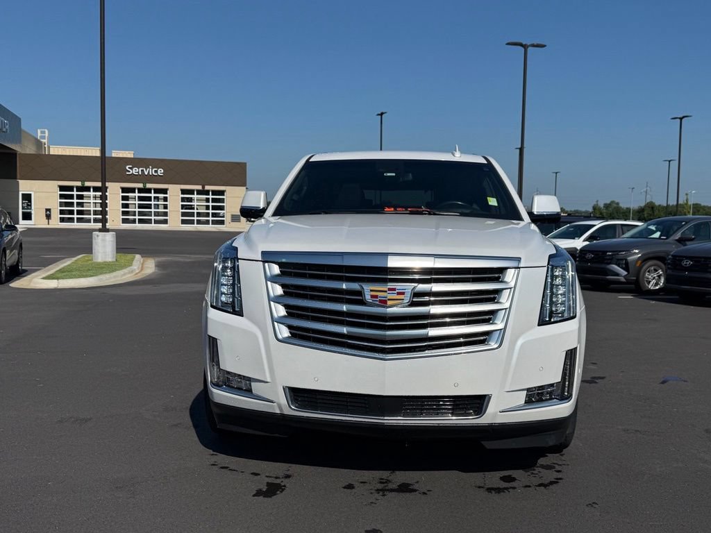 Used 2019 Cadillac Escalade Platinum AWD/4WD image 2